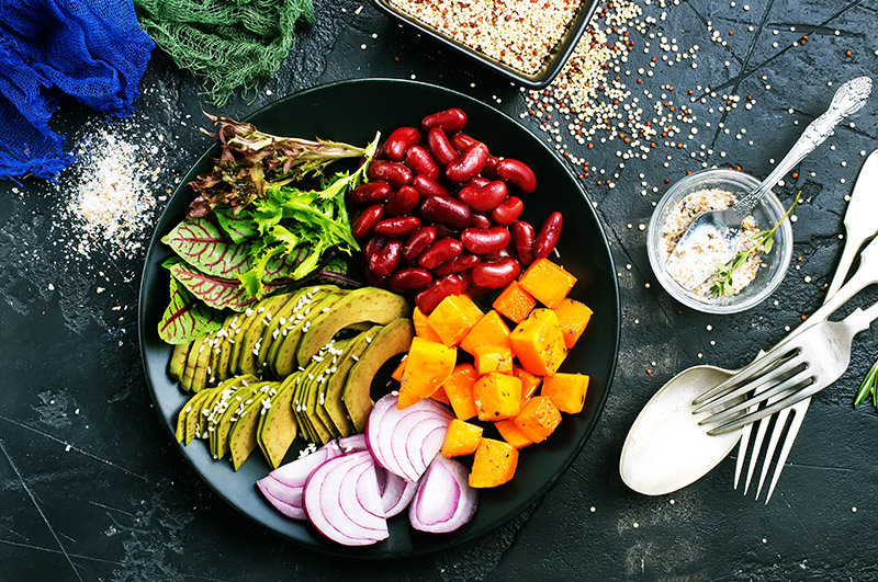 Mevsil Yeşillikleriyle Enfes Salata